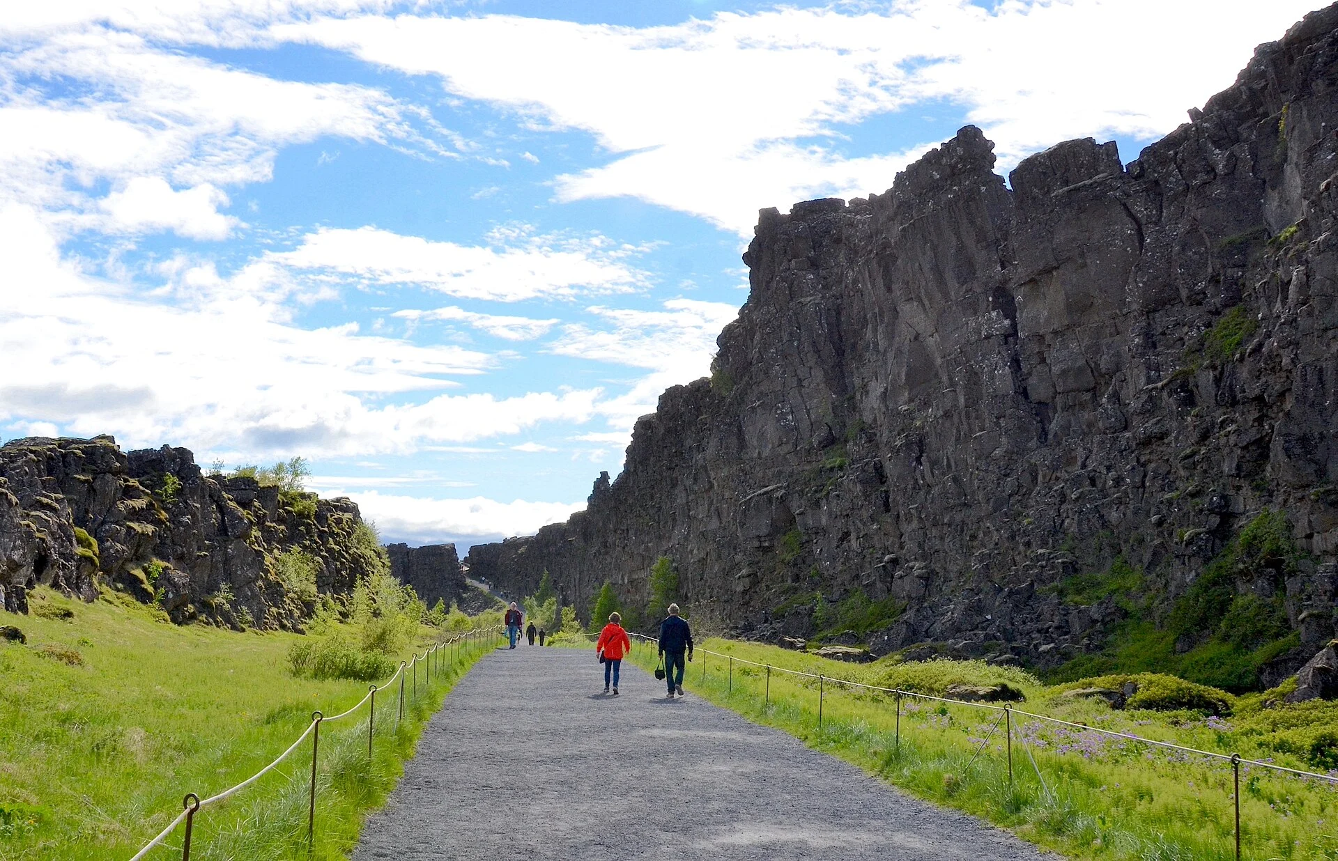 Almannagjá rock walls and path at Þingvellir
